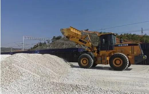 急需砂石骨料提速建設(shè)進度,云南 鐵路 公路 運輸砂石火力全開